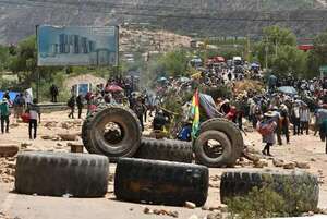Cocaleros “evistas” bloquean por tercer día las rutas en apoyo al expresidente Morales - Mundo - ABC Color