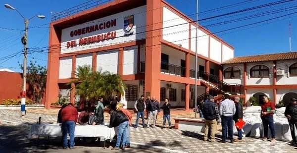 Computadora de oro en la Gobernación de Ñeembucú, denuncian - Política - ABC Color