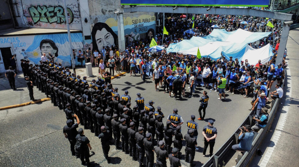 Argentina: sindicatos en huelga contra reformas de Javier Milei - Revista PLUS