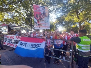 Jubilados y pensionados se manifestaron exigiendo la intervención de la Caja Municipal