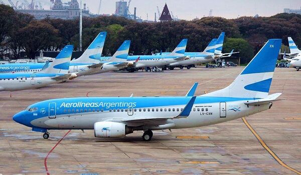 El transporte a茅reo en Argentina, afectado por el primer paro contra el Gobierno de Javier Milei - Revista PLUS