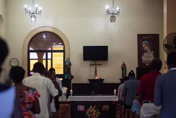 Iglesia católica de Haití pide la libertad de los secuestrados con una jornada de oración - Mundo - ABC Color