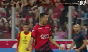 Versus / Mateo Gamarra marca su primer gol con la camiseta del Athletico Paranaense