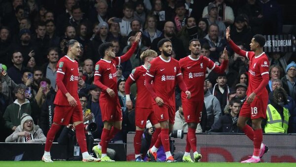 Liverpool resiste y se medirá al Chelsea en la final de la Copa de la Liga