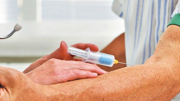 Prueba de sangre detecta con precisión el alzhéimer