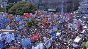 Milei enfrenta primera huelga general en Argentina - ADN Digital