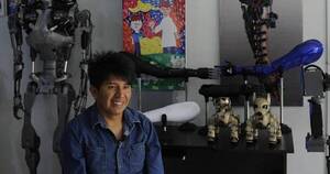 La Nación / El juguetero que crea y regala prótesis 3D en Bolivia