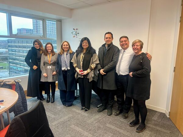 Reino Unido recibe a comitiva paraguaya para mostrar experiencia en cuidados alternativos - Judiciales.net
