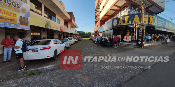TRAS MANIFESTACIÓN, COMERCIANTES LOGRARON RETIRAR BLOQUES DE CEMENTO DEL CIRCUITO. - Itapúa Noticias