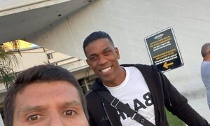 Colombiano campeón llegó a Tacuary