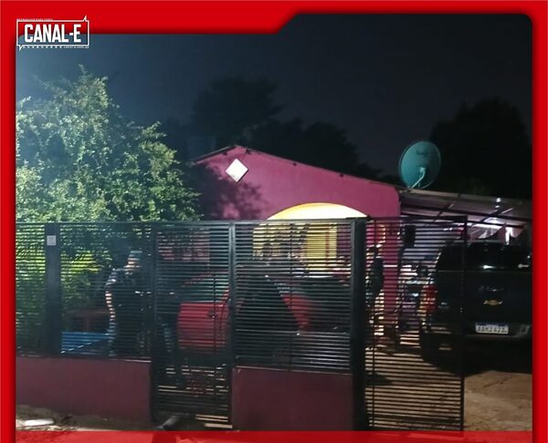 DE MADRUGADA INGRESARON A ROBAR DINERO DE UNA FAMILIA EN CDE