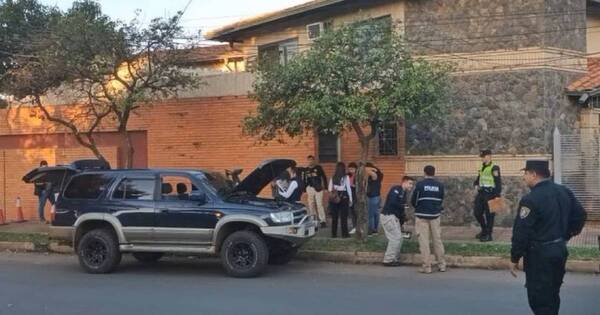 Diario HOY | Asistente fiscal extorsionó a los 3 policías que extorsionaron a chofer de Bolt, acusan