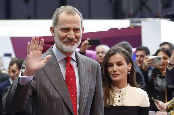 Letizia y Felipe VI se mostraron juntitos, ¿lo hicieron para acallar los rumores de separación? - Gente - ABC Color