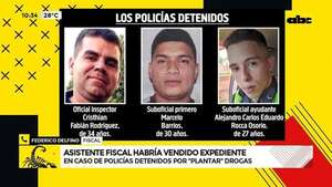 Video: asistente fiscal habría vendido expediente en caso de policías detenidos por ‘’plantar’' drogas - ABC Noticias - ABC Color