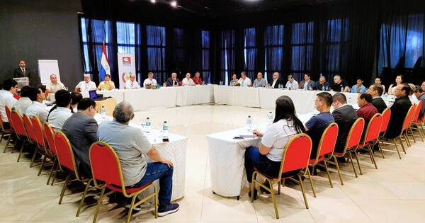 La Nación / Conatel y Ardap abordan incursión de radios argentinas en Alto Paraná