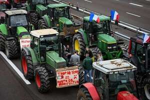 “Stop al acuerdo Mercosur-UE” y flexibilización de leyes ambientales, dos de las exigencias de los agricultores franceses - Mundo - ABC Color