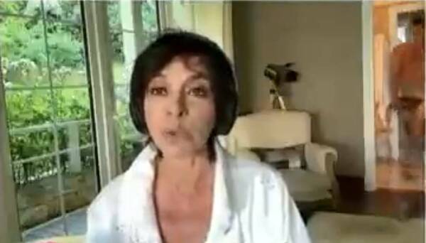 ¡Chan! Apareció desnudo en vivo ¿mientras sucedía algo “paranormal”?