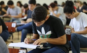 Gran demanda de jóvenes por becas gubernamentales