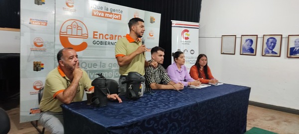 Entregan aporte a egresados de la Escuela Taller de Encarnación para apoyar su vida profesional