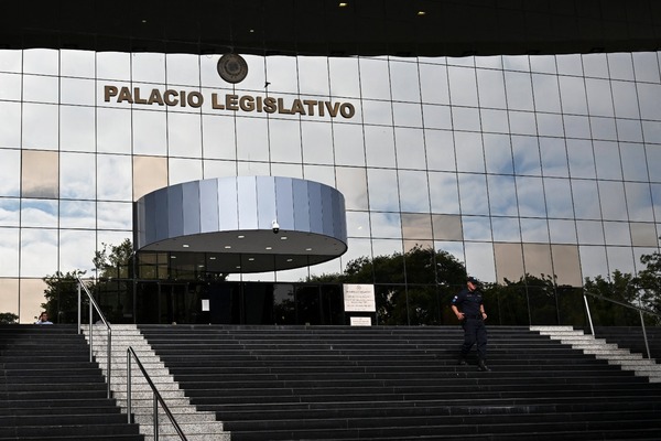 Corrupción con cargos en el Congreso: ¿por qué salta ahora? | 1000 Noticias