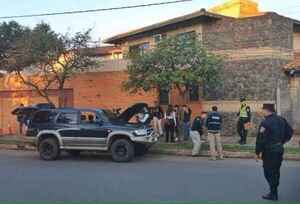 Asistente fiscal extorsionó a los 3 policías que extorsionaron a chofer de Bolt, acusan