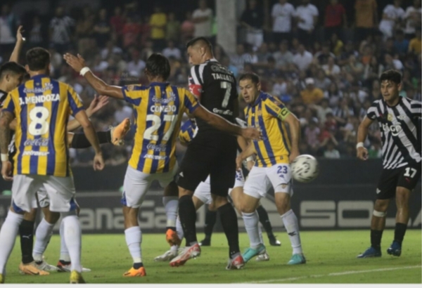 Tacuara Cardozo habría pedido que le cobren la mano en gol gumarelo