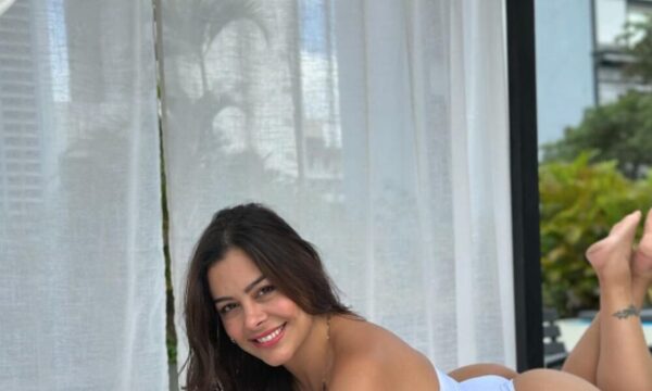 Larissa Riquelme criticó maquillaje de yiyis en la playa
