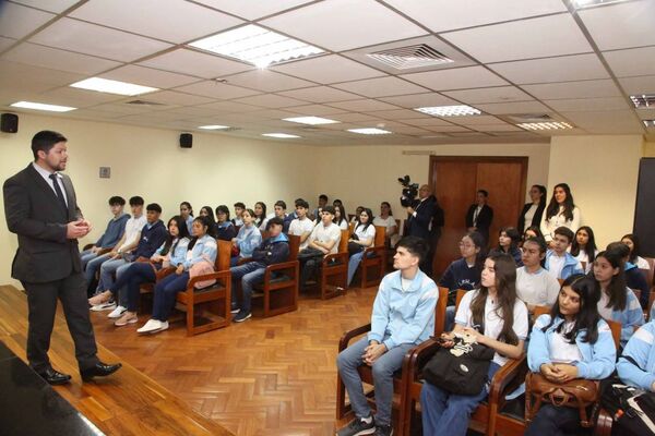 Educando en Justicia instruyó a más de 14.000 integrantes de comunidades educativas