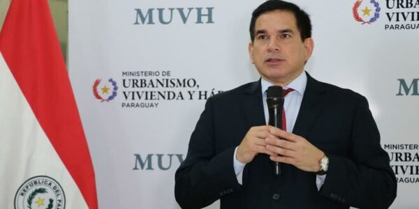 Desde abril, se inaugurarán viviendas sociales cada semana, según ministro