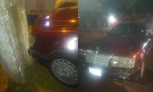 Robó un vehículo, no sabía manejar y acabó chocando contra una columna en Encarnación – Prensa 5