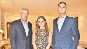 Amena cena ofrecida por el canciller nacional
