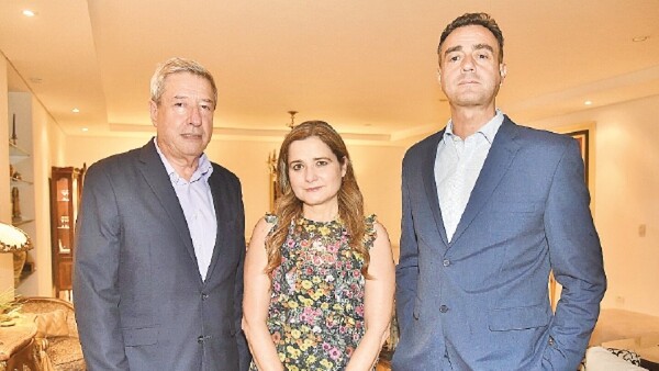 Amena cena ofrecida por el canciller nacional
