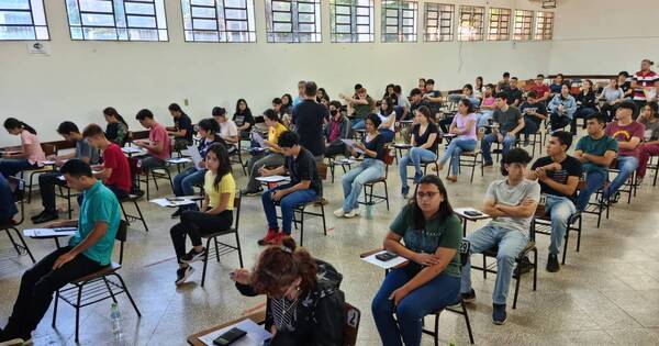 La Nación / Unos 13.000 jóvenes se postularon para las becas del Gobierno