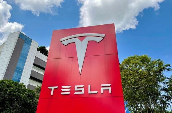 Los beneficios de Tesla en 2023 crecieron un 19% con el aumento del 35% de su producci贸n - Revista PLUS