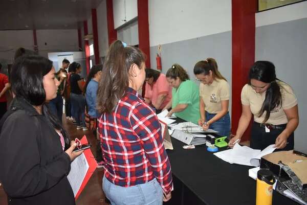 Un total de 13.030 habilitados rendirán examen para acceder a becas - Nacionales - ABC Color