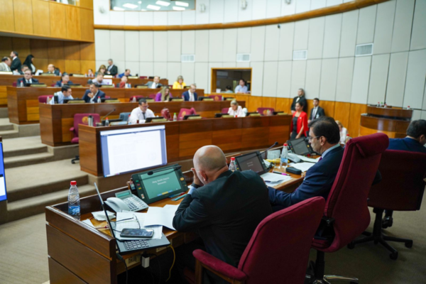 Proponen evaluación de puestos en el Congreso y determinar salarios acordes a cada función - Megacadena - Diario Digital