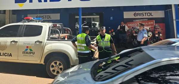 Inseguridad en el Este: roban celulares y dinero en asalto a local de electrodomésticos - ABC en el Este - ABC Color