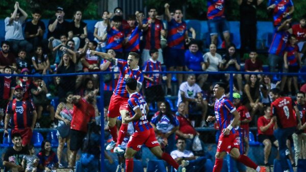 Cerro Porteño golea y se adueña de la punta