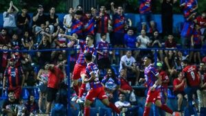 Cerro Porteño golea y se adueña de la punta
