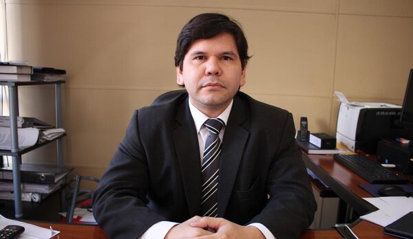 Fiscal pide juicio oral a abogado del Estado que ejercía la profesión en forma particular