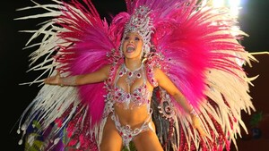 Continúa el derroche de belleza y color del Carnaval Encarnaceno