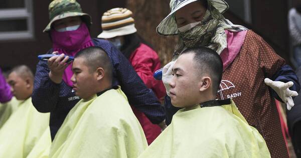 La Nación / Taiwán regresa al servicio militar con rapado por un año