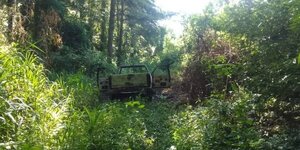 Hallan camioneta con chapa paraguaya calcinada y restos óseos en Argentina