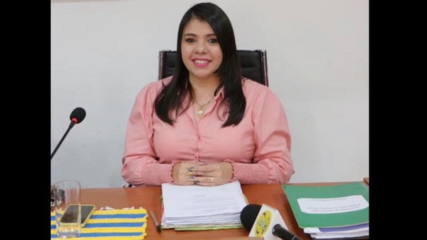 Concejala luqueña planteará declarar personas "no gratas" a dos árbitros - Noticias Paraguay