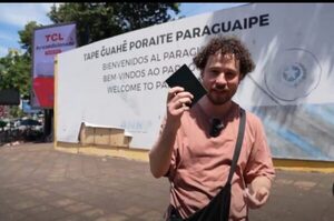 “Luisito Comunica” mostró lo fácil que fue entrar a Paraguay