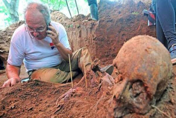Los 10 cuerpos hallados en Paso de Patria eran de hombres ¿torturados o muertos en guerra?