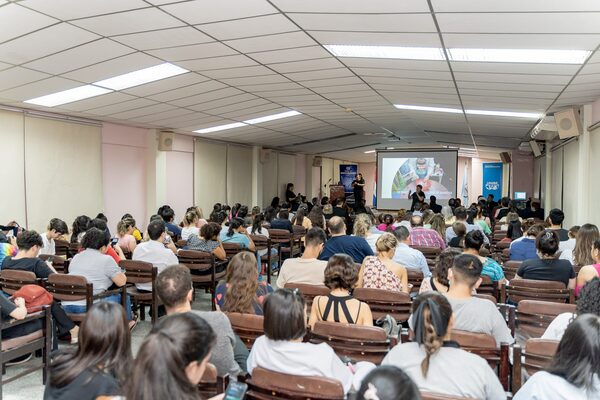 Foro de Investigadores de la UNIBE: Innovación científica y compromiso académico - trece
