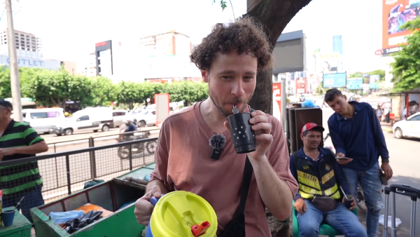 Luisito Comunica publica video de su visita a Ciudad del Este, con alusión al tráfico ilegal