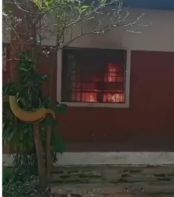 Sofocan rápidamente incendio en escuela de Ñemby | 1000 Noticias