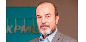 Javier Milei sopesa incluir infraestructura en la 贸rbita de Econom铆a tras la salida del ministro Guillermo Ferraro - Revista PLUS